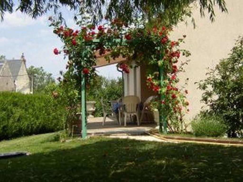 Au Repos Saint-Jean Bed & Breakfast Chinon Exterior photo